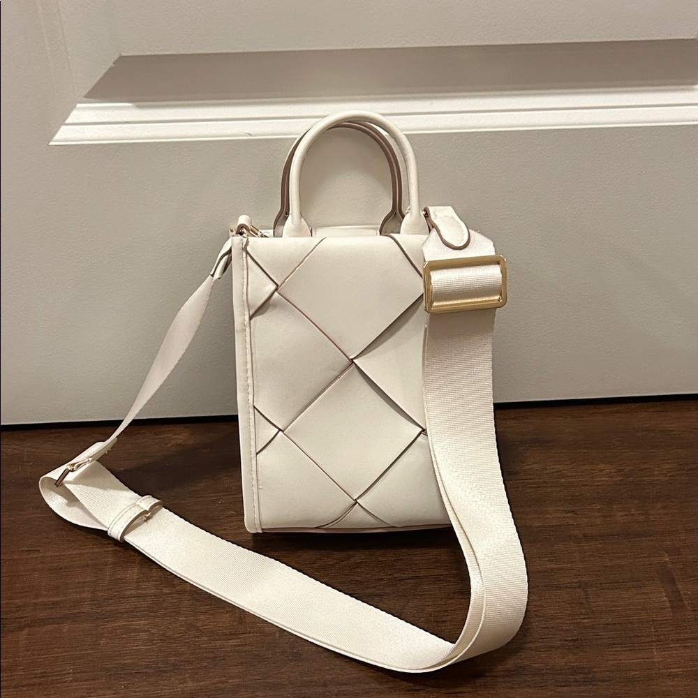 Elegant Cream Handbag